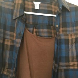 Blue and brown flannel with brown cami⭐️
